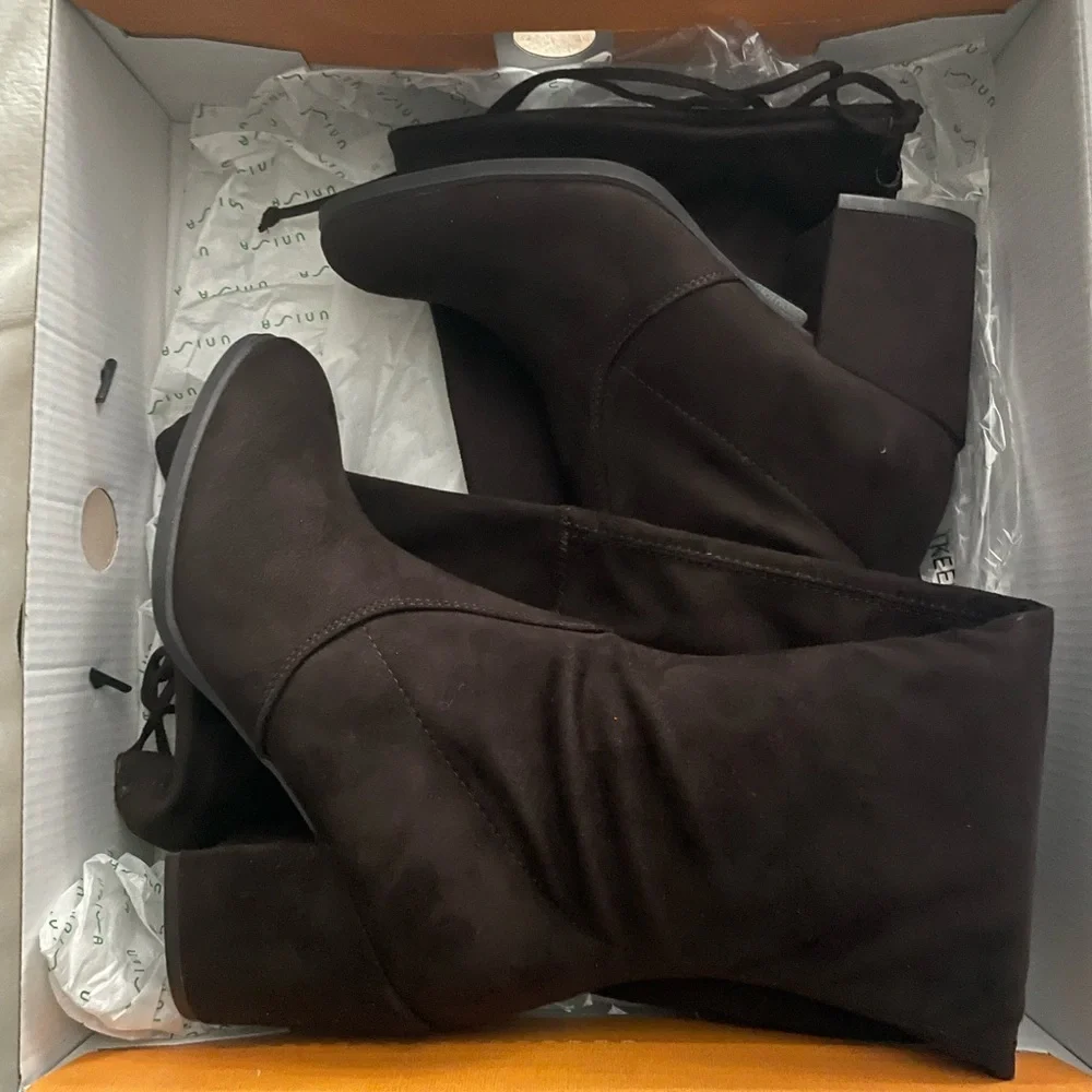 NEW Unisa Women’s Dark Brown Over-the-Knee Boots New with Box Size 7.5 M